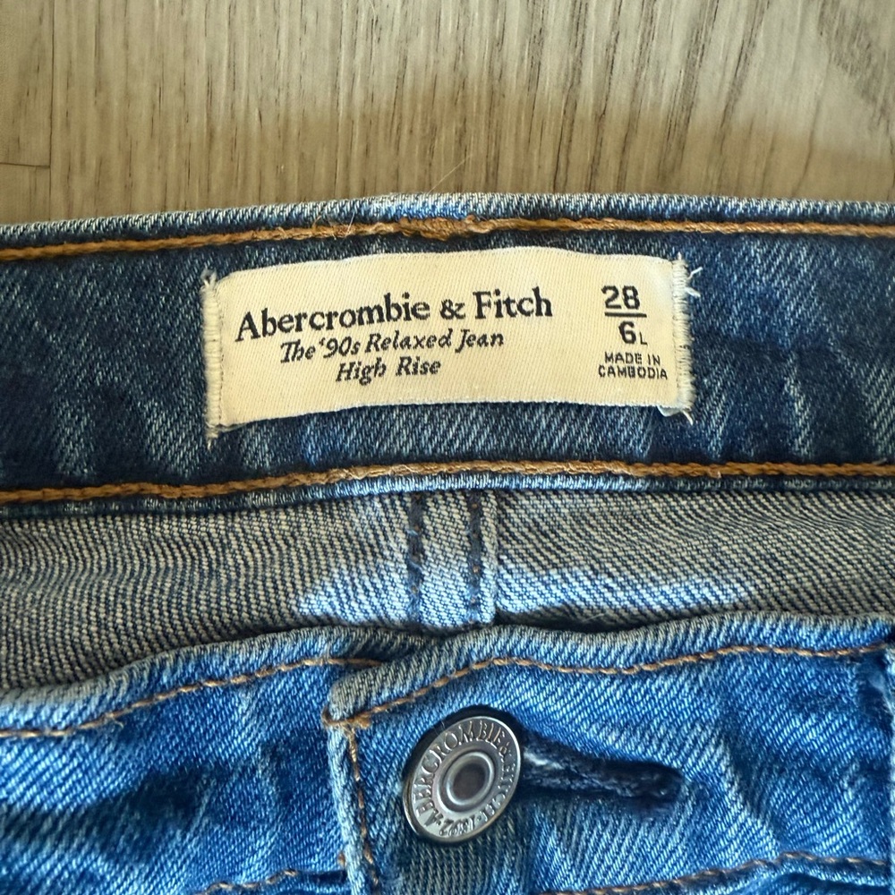 Abercrombie & Fitch 90s Relaxed Jean High Rise Sz 28 in Dark 💙 - Picture 2 of 2